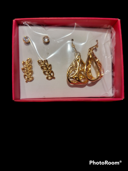 Avon Studio 1886 earrings