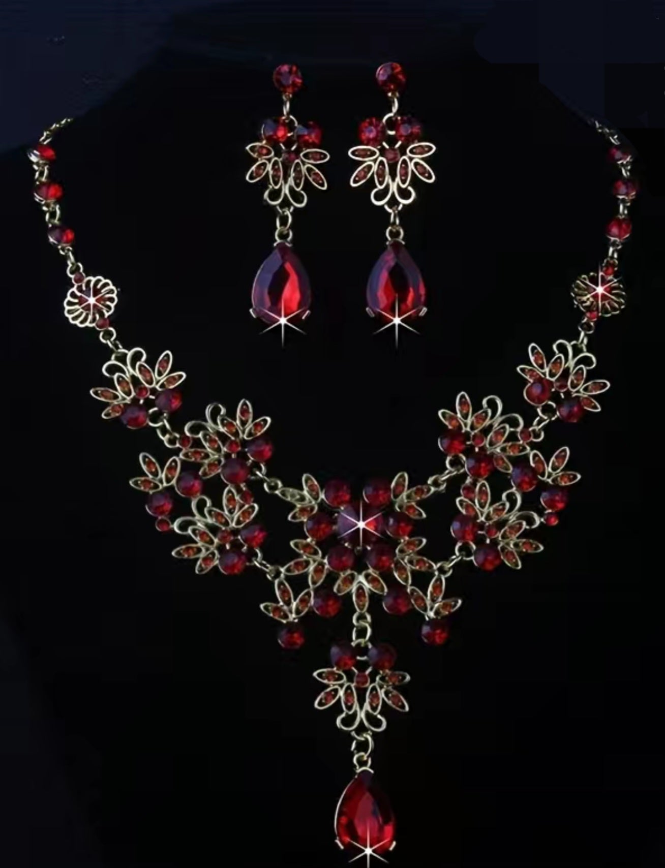 Necklace and earring sets